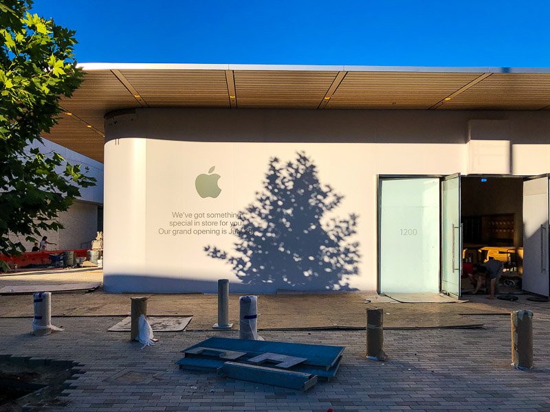 apple broadway plaza